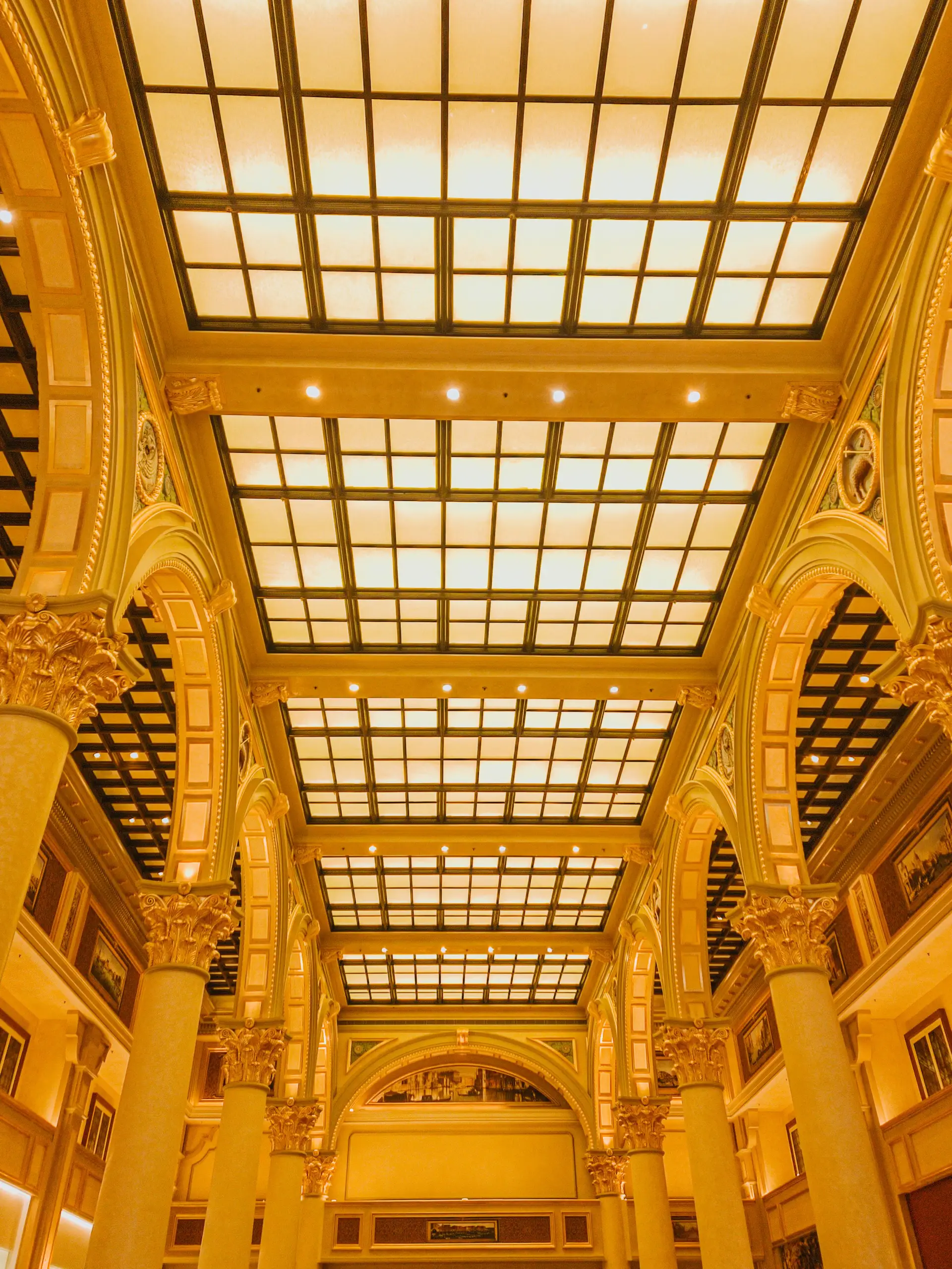 Belmorian Prestige Lodge Casino Grand Interior