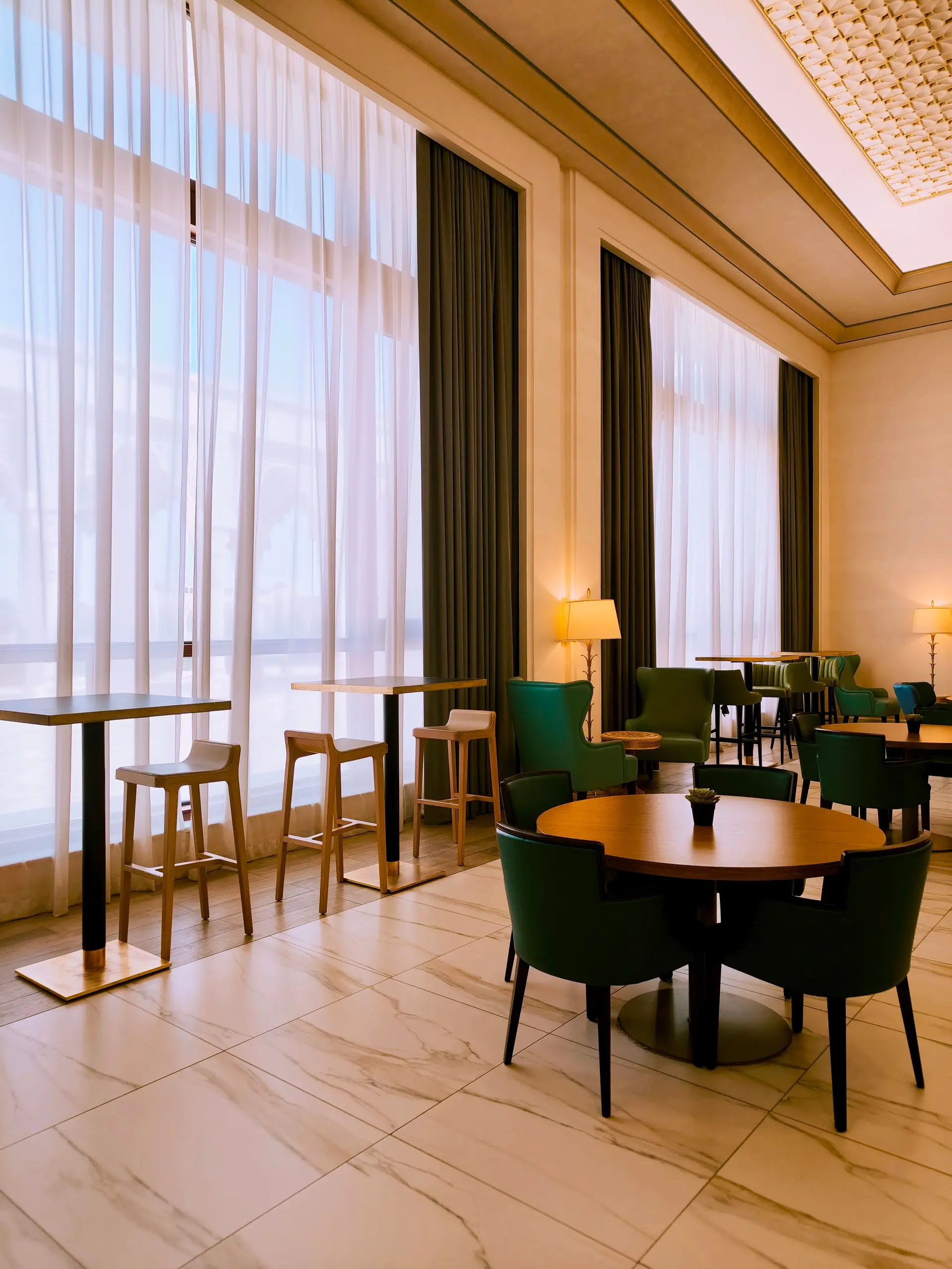 Spacious Lounge Ambiance